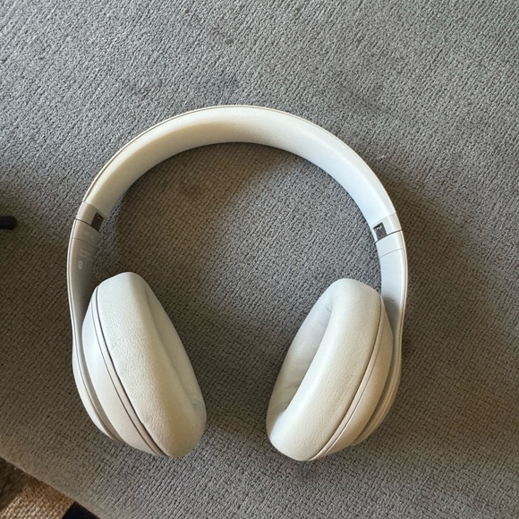 Beats headphones - Picture 3 of 5